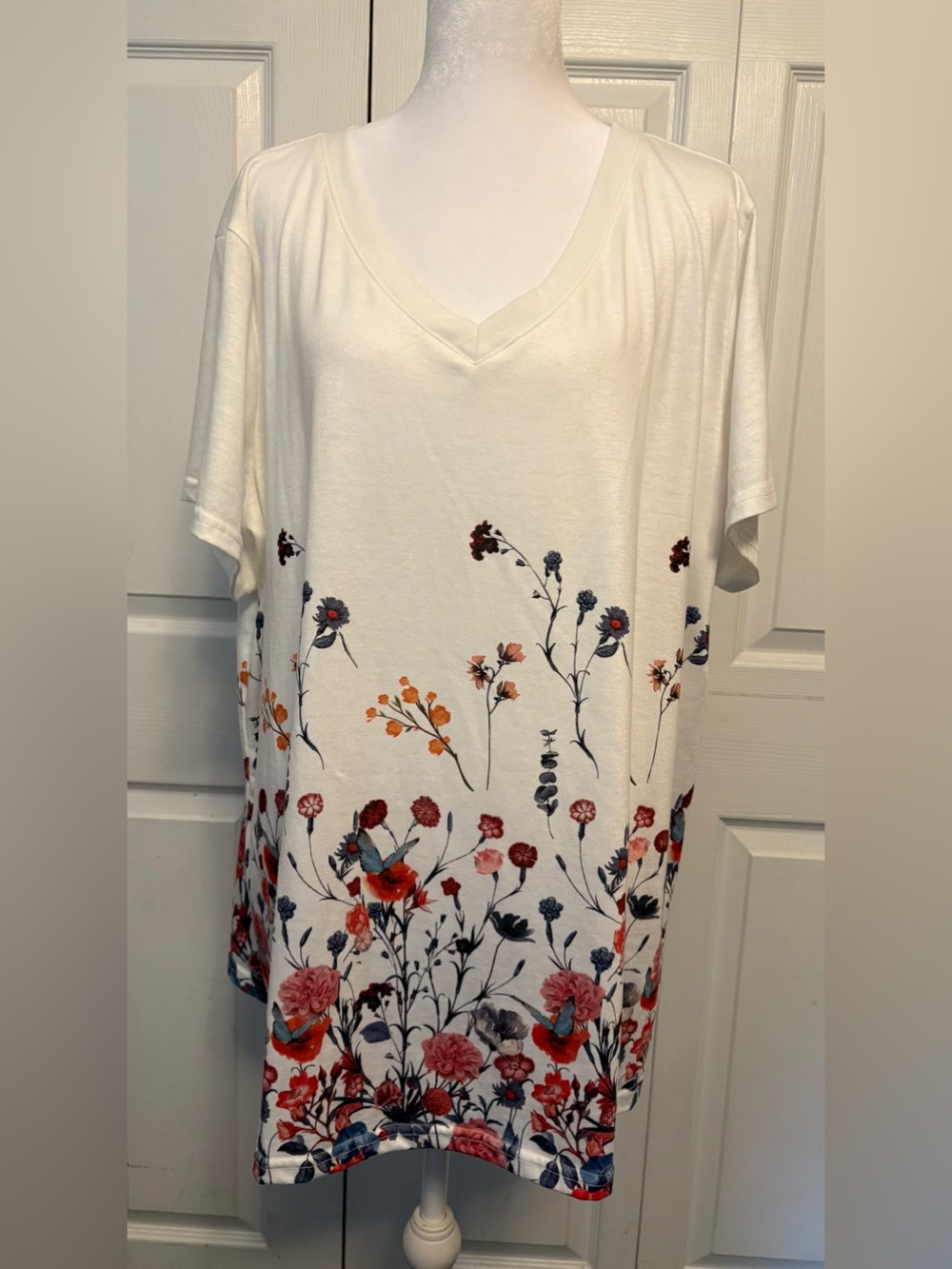 Women's Cream V-Neck Floral Print Top
